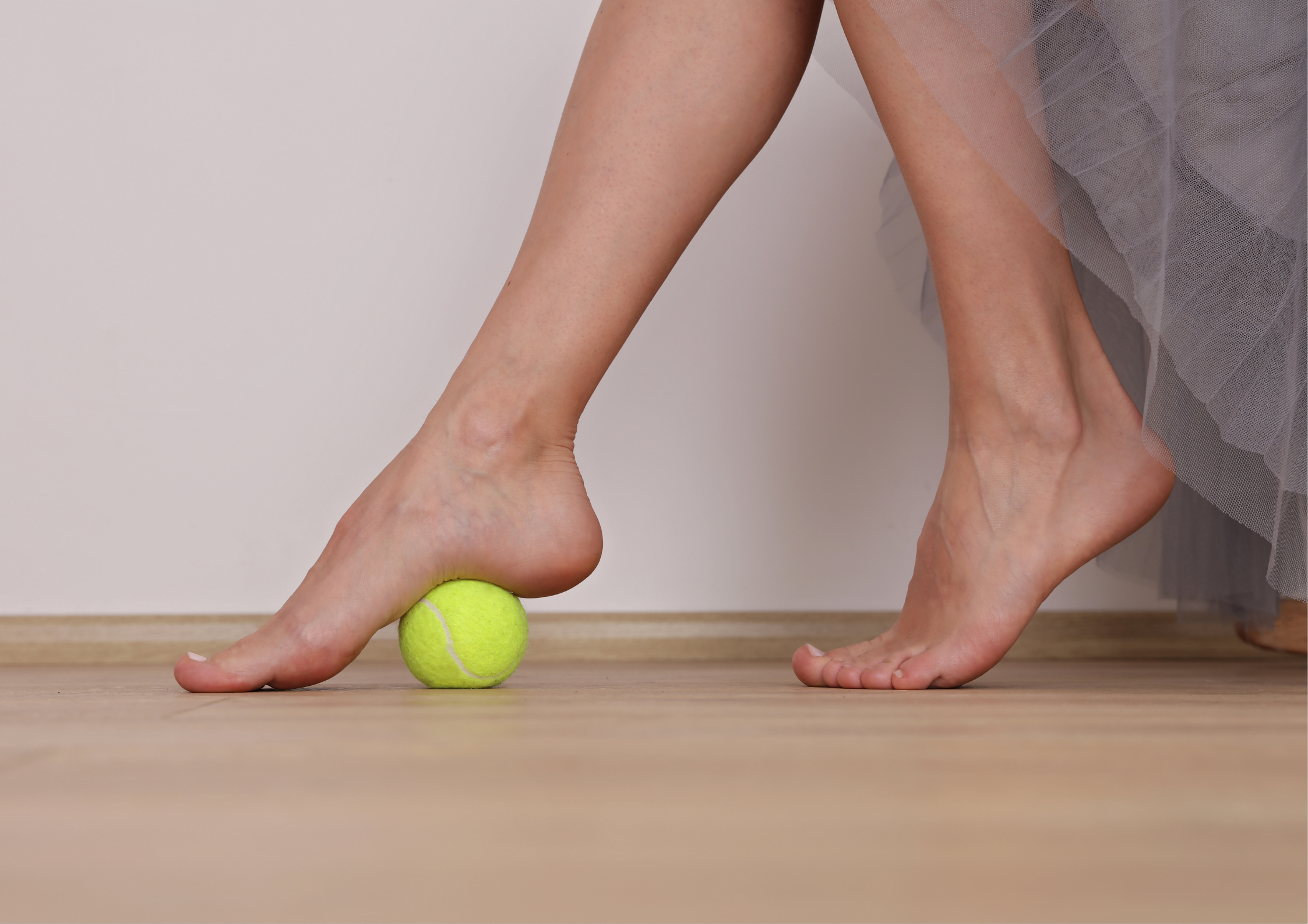 Chiropractic blog header image showing the connection between foot posture and spinal alignment, illustrating how imbalances in the feet can affect overall posture and back health — Northbridge Chiropractic Perth